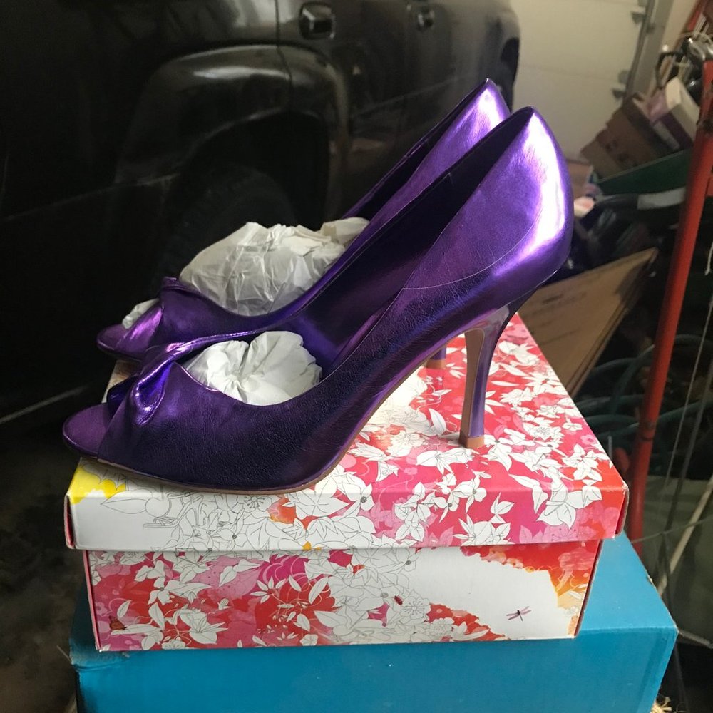Chinese Laundry Delano Metallic Purple Women Heels